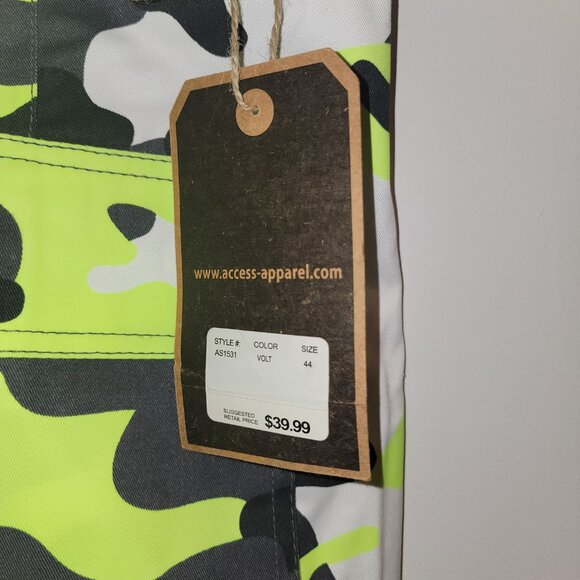 Access Apparel Camo Cargo Shorts with Belt, Waist 44, NWT - Picture 8 of 8